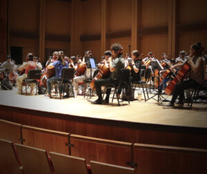 Ensayo de los participantes del Festival Internacional de Violoncello León